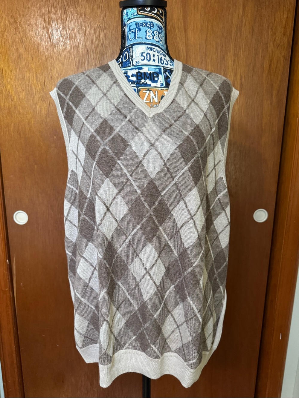Perry Ellis Men's Brown Argyle V‑Neck Sweater Vest, XL